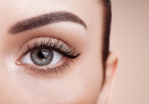 What type of lashes look good on hooded eyes?